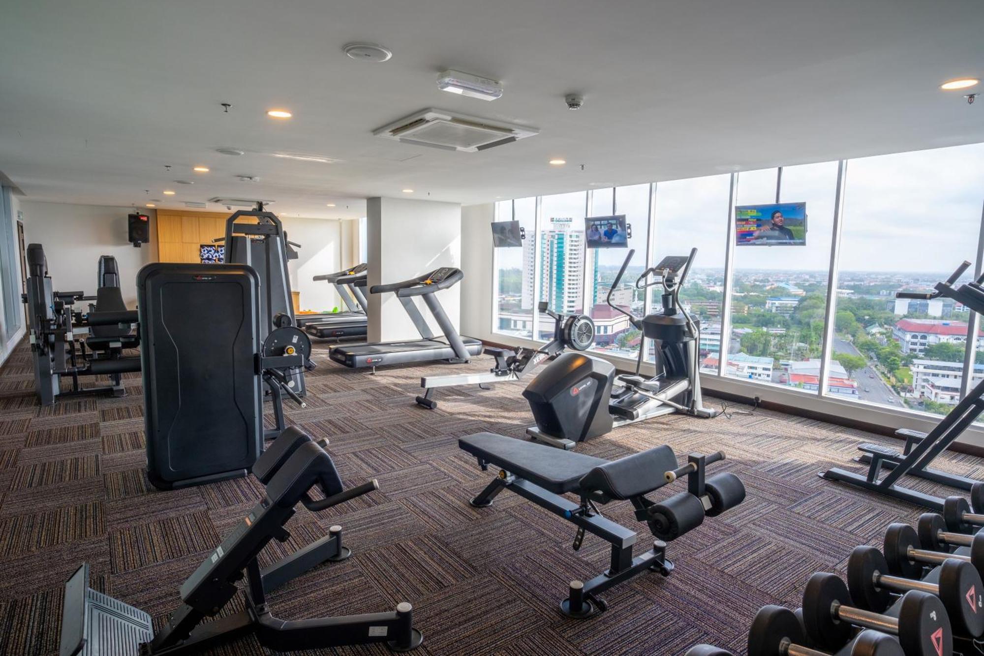 City Rise Hotel ミリ エクステリア 写真